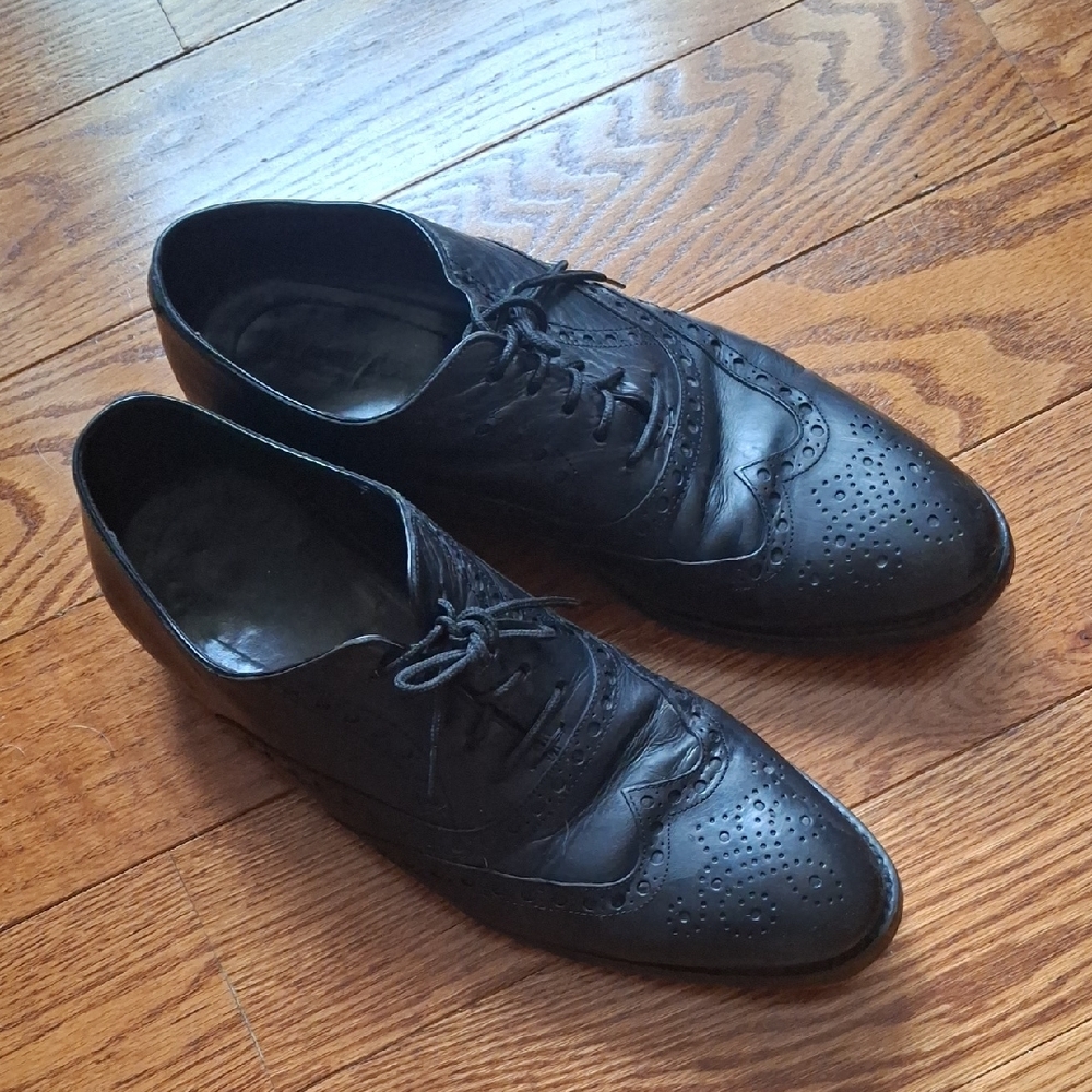 Canali Black Leather Oxford Dress Shoes. Preowned With Some Natural Wear.